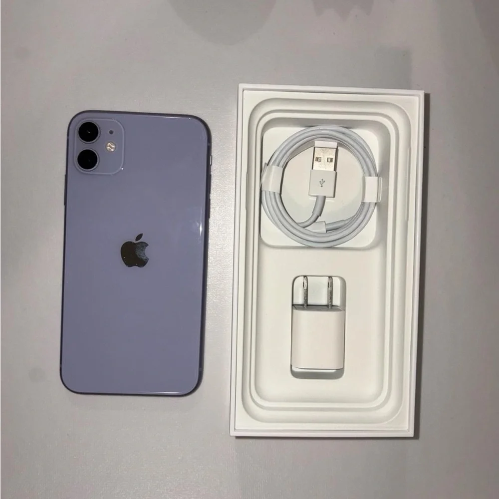 Apple iPhone 11 - 64GB Purple